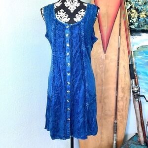 NWT,Zury Casual Dress, Beautiful Embroidery, Slimming Back-Tie, M/L